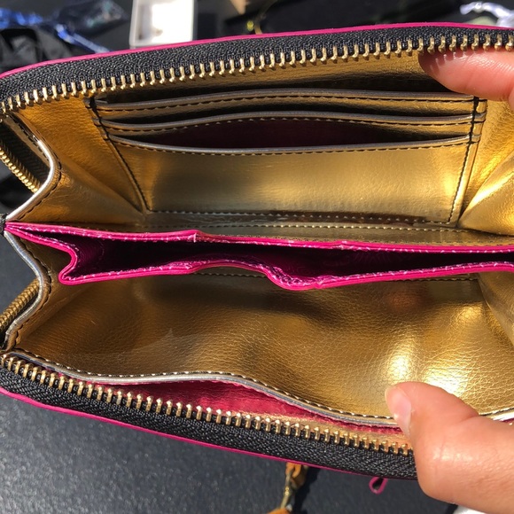 Snake skin print wristlet - Picture 2 of 2